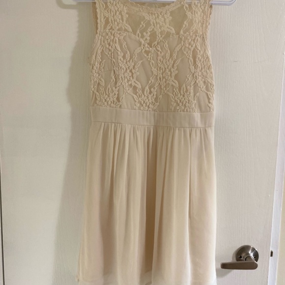 Cream Lace Vera Moda Dress - Picture 2 of 2